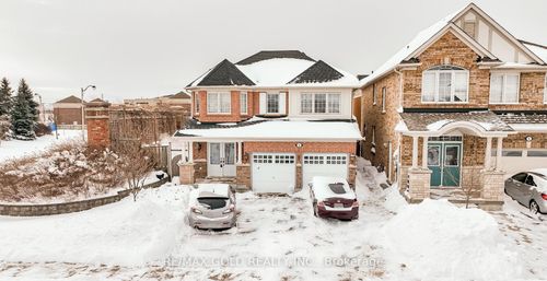 2 Zimmer St, Brampton, ON, L6S6L3 | Card Image
