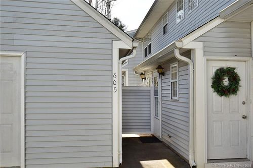 605-605 Spring Meadow Rd, South Windsor, CT, 06074-1633 | Card Image