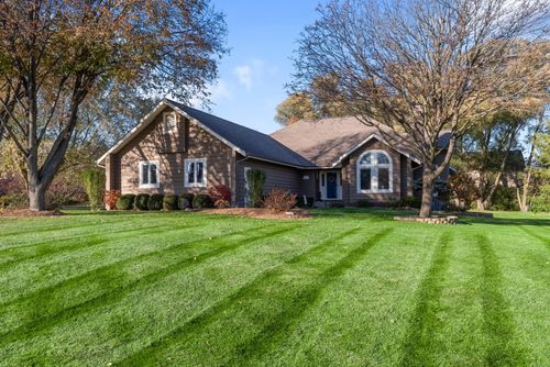 6112 Misty Pine Ct, Crystal Lake, IL, 60012-1183 | Card Image