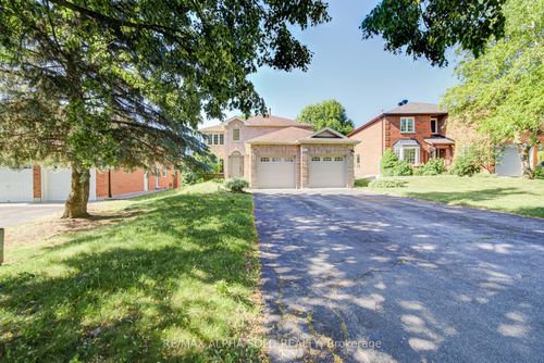 341 Jelley Ave, Newmarket, ON, L3X1S4 | Card Image