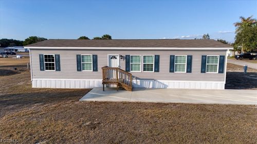 864 Yacht Club Way Nw, MOORE HAVEN, FL, 33471-2823 | Card Image