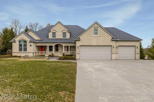 65884 Windrose Ct, Ray Twp, MI, 48096-1837 | Card Image