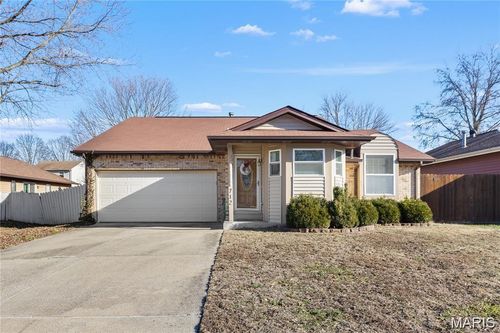 712 Oak Hallow Court, O'Fallon, IL, 62269 | Card Image