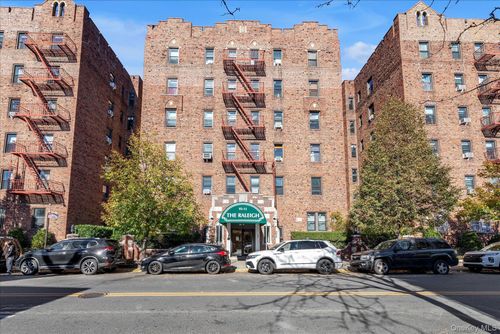 5e-92-11 35 Ave, New York, NY, 11372 | Card Image