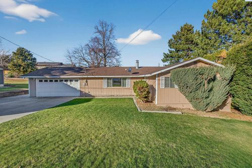 833 Taylor St, Sunnyside, WA, 98944-1725 | Card Image