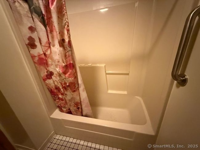 31 Cortland Pl, Condo with 2 bedrooms, 2 bathrooms and null parking in Ansonia CT | Image 17