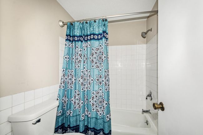 14_804OldSettlersTrl_Apt5_323_Bathroom_DownloadforMLS_2000x1333.jpg | Image 13