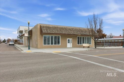 437 Sw 3rd St, Fruitland, ID, 83619-2586 | Card Image