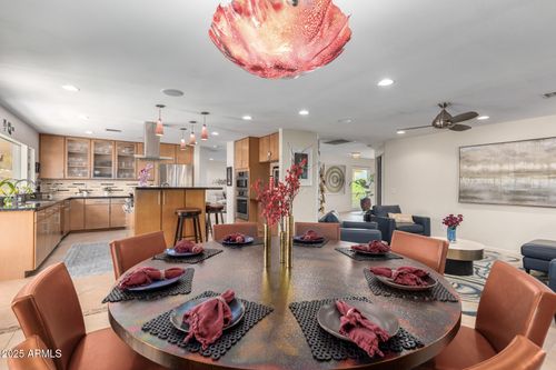 2909 E Las Rocas Dr, Phoenix, AZ, 85028-5320 | Card Image