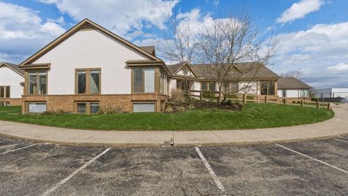 ll-453 Waterbury Ct, Columbus, OH, 43230-5309 | Card Image