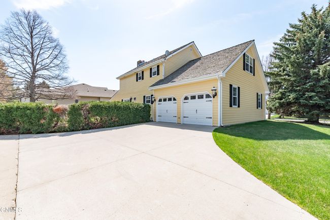 1872 Contessa Dr, House other with 4 bedrooms, 3 bathrooms and null parking in Bismarck ND | Image 36