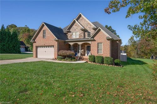 138 S Madera Dr, Mocksville, NC, 27028-4189 | Card Image