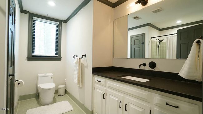Upstairs Full Bath | Image 28