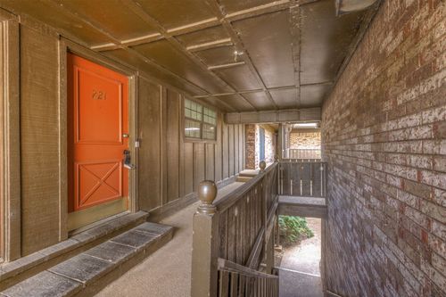 221-2224 S Boston Ave, Tulsa, OK, 74114-1105 | Card Image