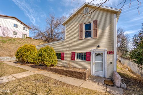 505 S 10th St, Bismarck, ND, 58504-5825 | Card Image