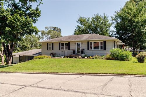 630 Green St, Atchison, KS, 66002-3146 | Card Image