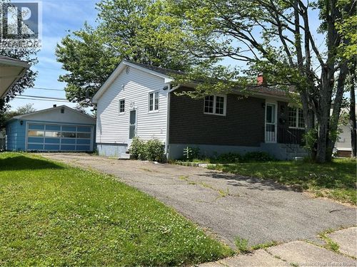 34 Smith St, Moncton, NB, E1C8G2 | Card Image