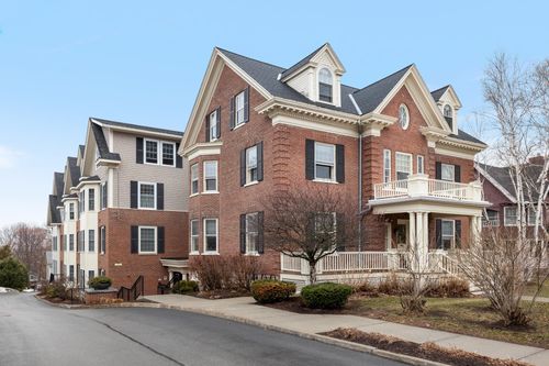 unit-403-81 S Williams St, Burlington, VT, 05401-3470 | Card Image