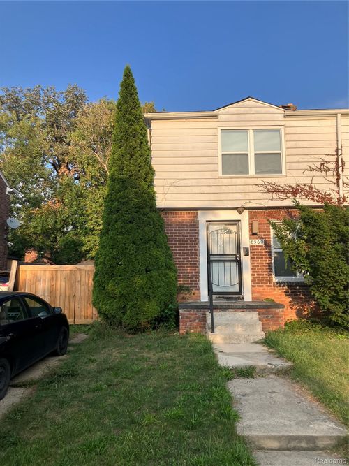 8560 Manor St, Detroit, MI, 48204-3027 | Card Image