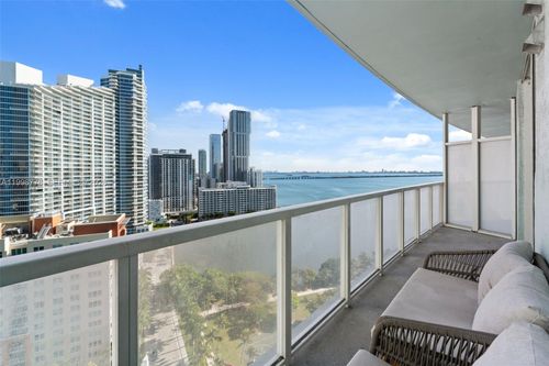 2106-1900 N Bayshore Dr, Miami, FL, 33132-3010 | Card Image