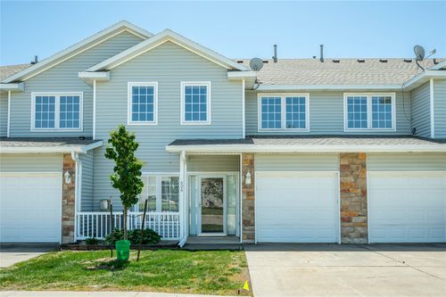 606-2100 Meadow Chase Ln, Des Moines, IA, 50320-1865 | Card Image