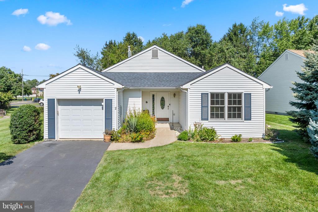 Holiday Ct, Ewing, NJ 08638