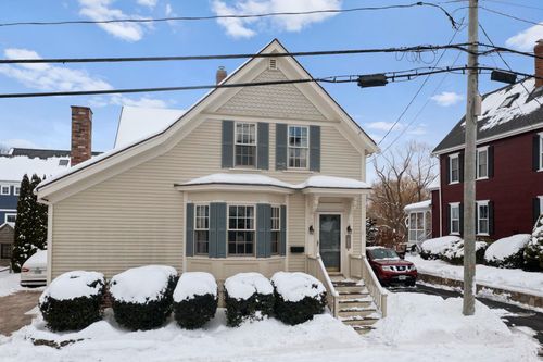 112 New Castle Avenue, Portsmouth, NH, 03801 | Card Image