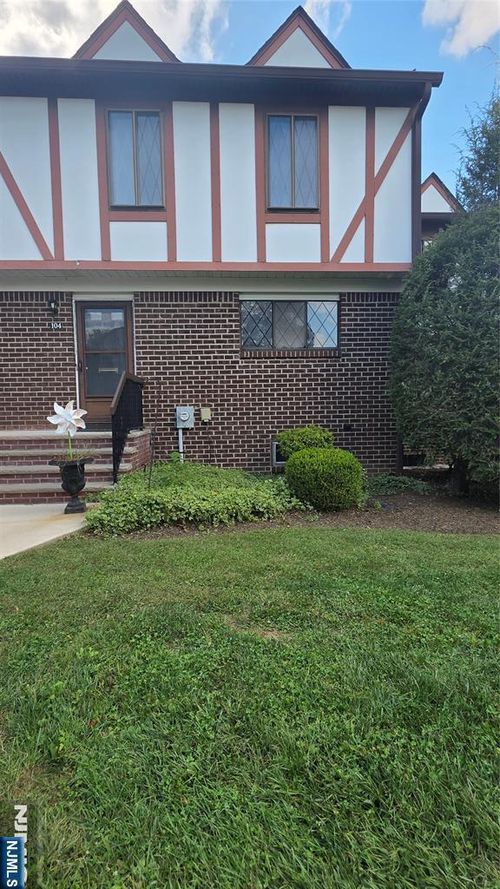 104 Devonshire Ct, Hillsborough, NJ, 08844-4914 | Card Image