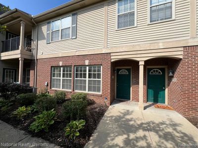 Livonia 2 Story Condo | Image 1