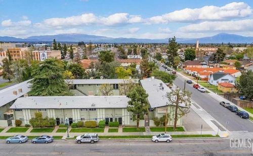 1100 Oleander Ave, Bakersfield, CA, 93304 | Card Image