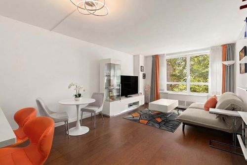 125-200 E 94th St, New York, NY, 10128-3904 | Card Image