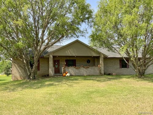 7715 Hidden Knoll Ct, Byron, MI, 48418-9651 | Card Image