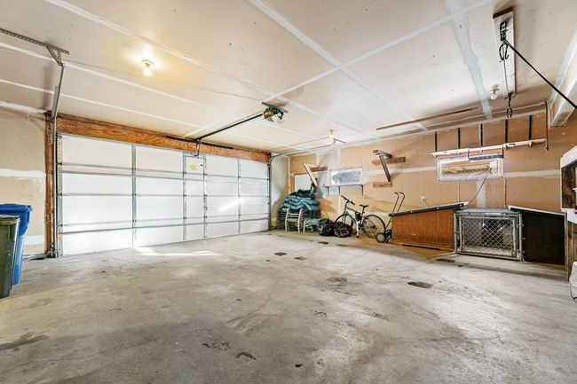 Garage | Image 27