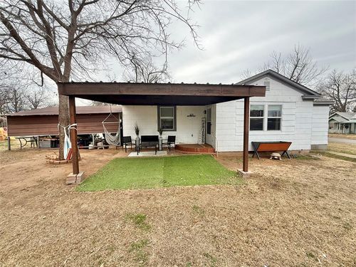 401 E Davis St, Tipton, OK, 73570-5028 | Card Image
