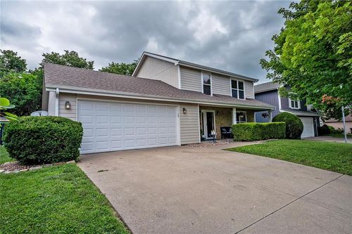 2108 E 26th St, Lawrence, KS, 66046-5621 | Card Image