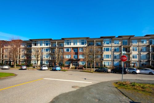 207-9422 Victor St, Chilliwack, BC, V2P0B8 | Card Image