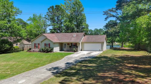 2328 N Lakeview Dr, Newport, NC, 28570-8548 | Card Image