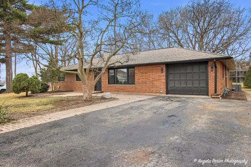 3915 Dolores Dr, Johnsburg, IL, 60051-5917 | Card Image