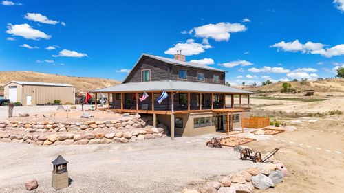 1020 Q 3/4 Rd, Mack, CO, 81525-9721 | Card Image