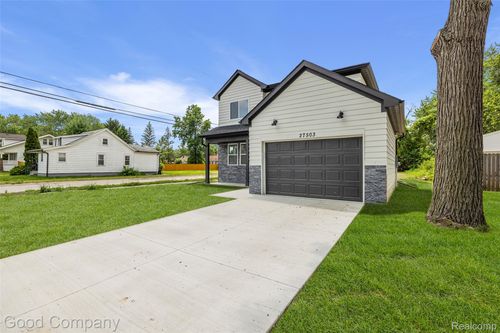 27503 Edward St, Roseville, MI, 48066-2803 | Card Image