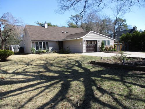 39 Split Cedar Dr, Islandia, NY, 11749-1614 | Card Image