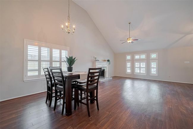 5814 N Magazine Cir, House other with 3 bedrooms, 2 bathrooms and 2 parking in Houston TX | Image 11