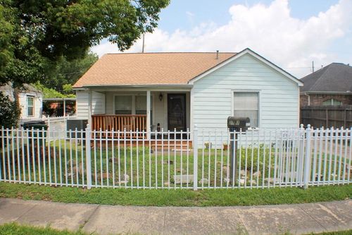 7721 Brumblay St, Houston, TX, 77012-3219 | Card Image