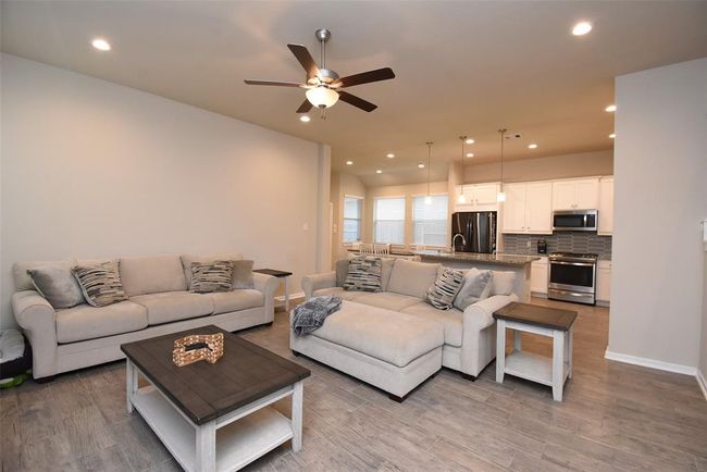 Living Room | Image 11