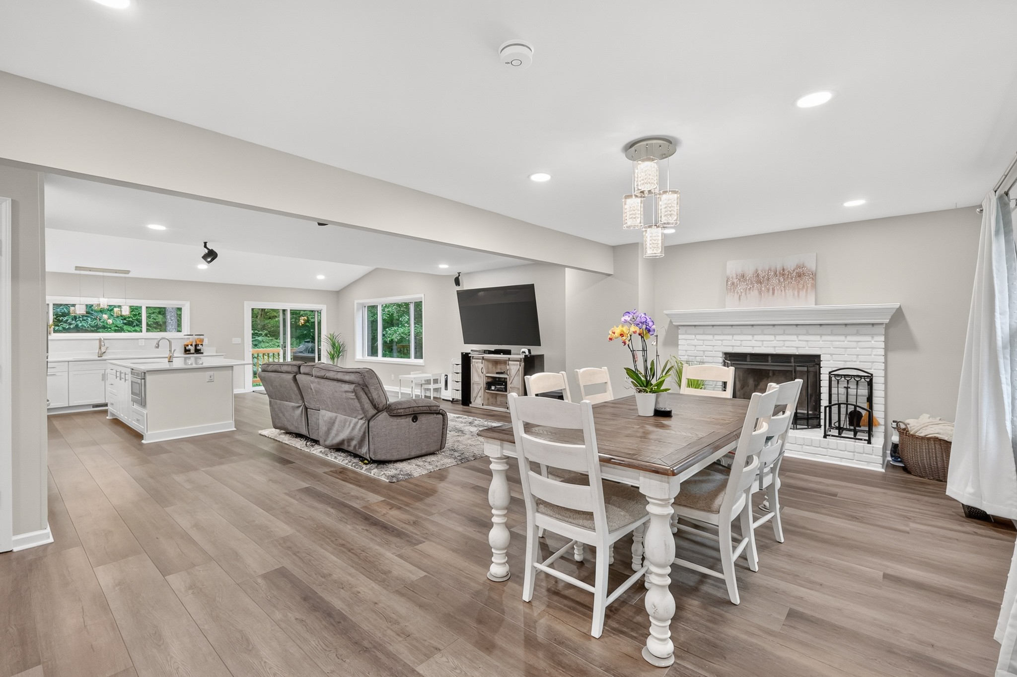 Residential in White House 4