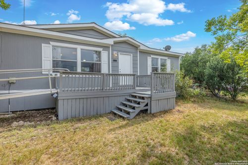 415 County Road 3822, San Antonio, TX, 78253-6898 | Card Image