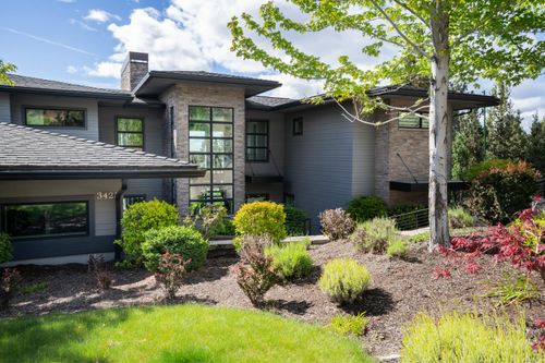 3425 Nw Fairway Heights Dr, Bend, OR, 97703-7183 | Card Image