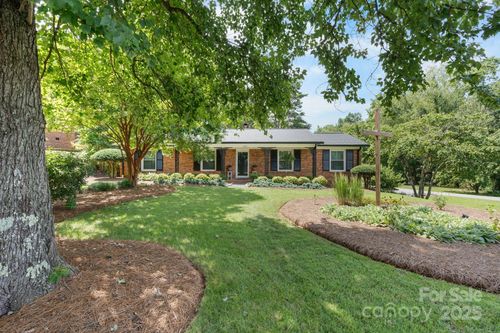 1071 12th Ave Nw, Hickory, NC, 28601-3369 | Card Image