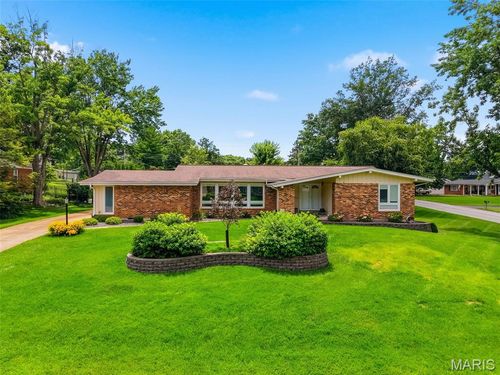 409 Mayfair Dr, Ballwin, MO, 63011-1558 | Card Image