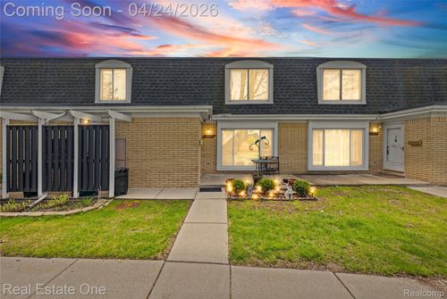 4-29888 City Center Dr, Warren, MI, 48093-2433 | Card Image